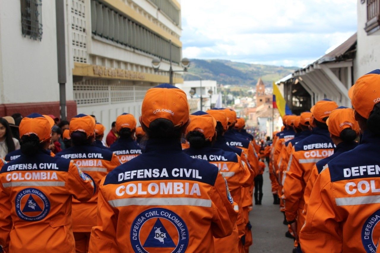 UNIFORME DEFENSA CIVIL 