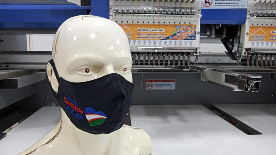 TAPABOCAS ANTIFLUIDOS + BORDADO 